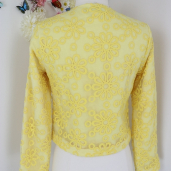 🌼 Vintage floral embroidered yellow jacket - Picture 7 of 8